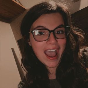 Meet your Posher, Cydnee